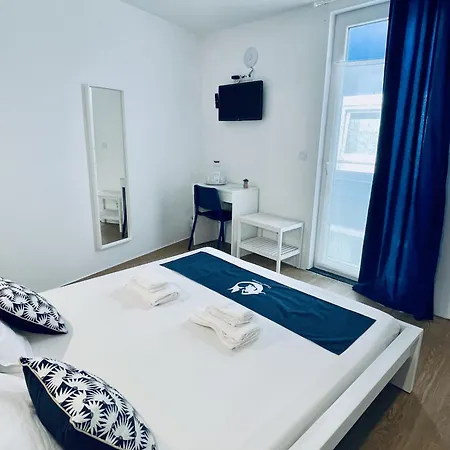 Partenope Hostel And Suites Angra do Heroísmo Extérieur photo